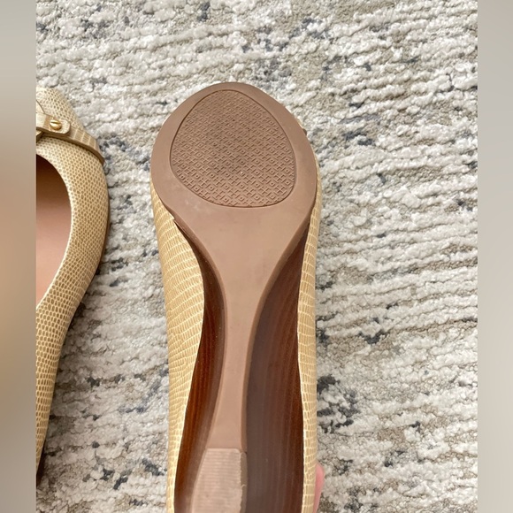 Tory Burch Sally Snake Print Wedge Heels Size 8 Womens Beige Worn Once - Picture 8 of 10